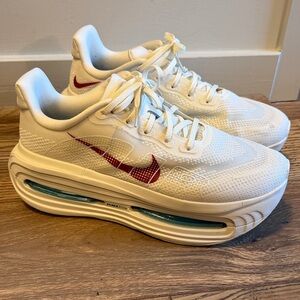 Nike Vomero Premium - Size 9.5